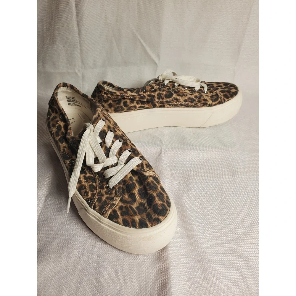A‎ New Day Women's Leopard Print Lace-Up Canvas Sneakers - Size 9